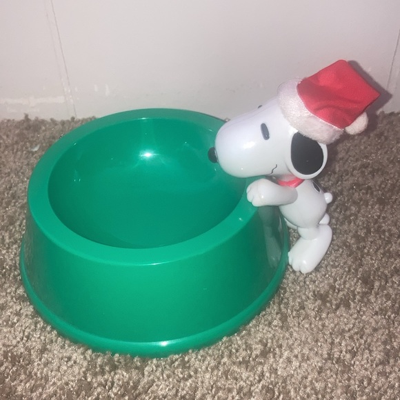 Peanuts Plastic Snoopy Christmas Candy Bowl/Pet Bowl - Picture 3 of 8